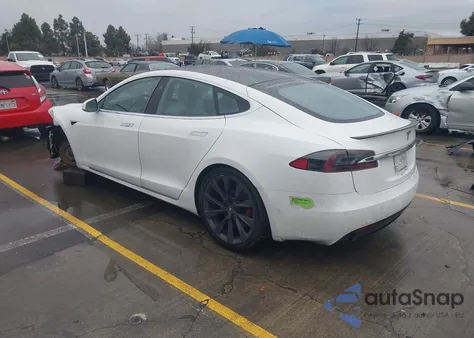 2019 Tesla Model S 100D/Long Range/P100D/Performance z USA, uszkodzony, nr VIN 5YJSA1E44KF349416